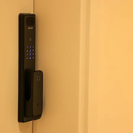 Deha & 4* Τίρανα