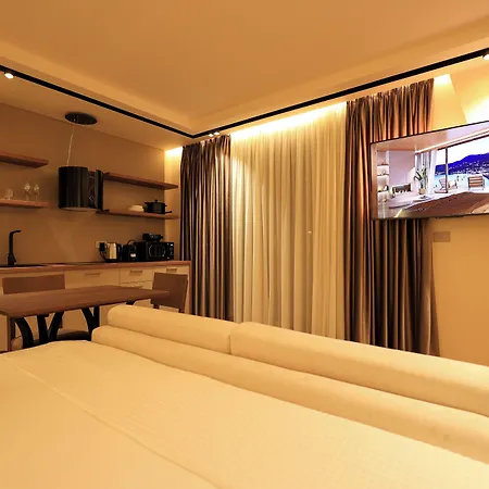 Aparthotel Deha Rooms&apartments 4*